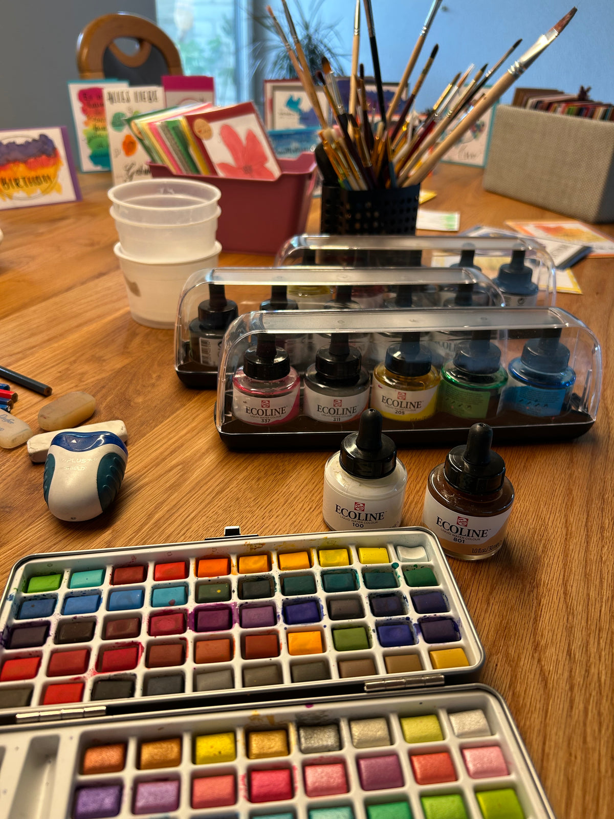 Watercolor-Farben und Ecoline im Workshop